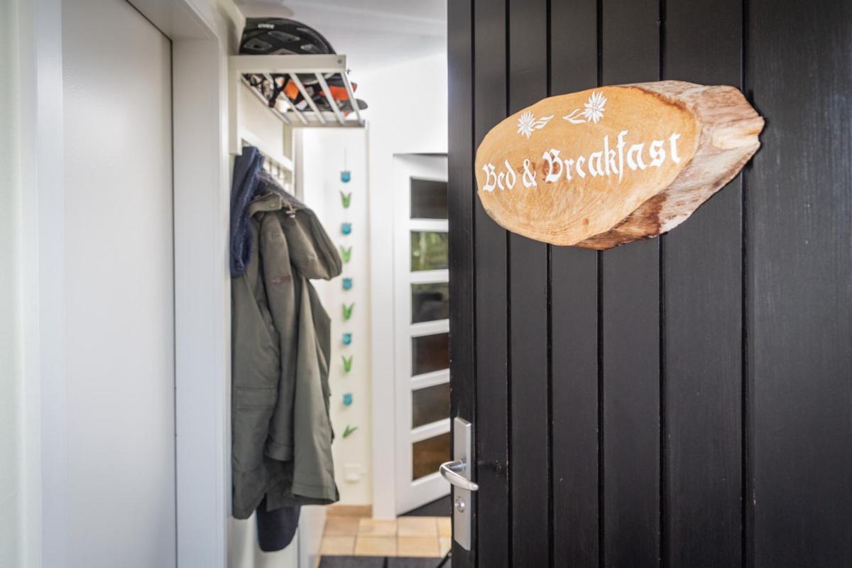 Bed and Breakfast Mybednbreakfast In Bottmingen Esterno foto
