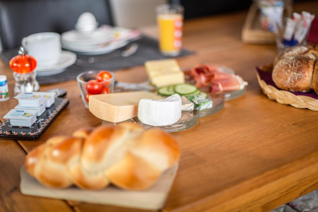 Bed and Breakfast Mybednbreakfast In Bottmingen Esterno foto